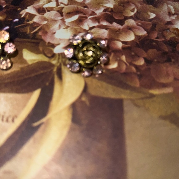 Avon vintage Gold plated earrings with pink CZ diamond studded earrings - Picture 12 of 13